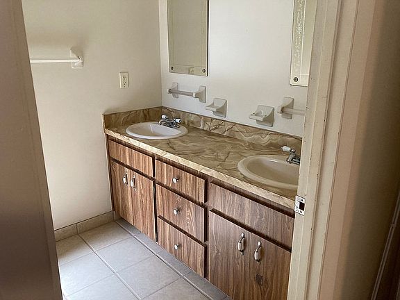 Double Sink Master Bath