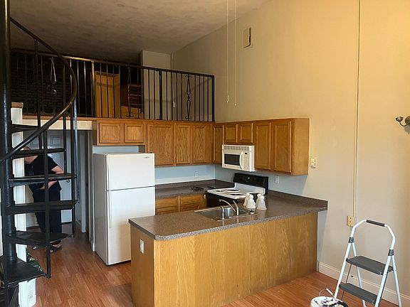 4th image of 44 Main St APT 4
