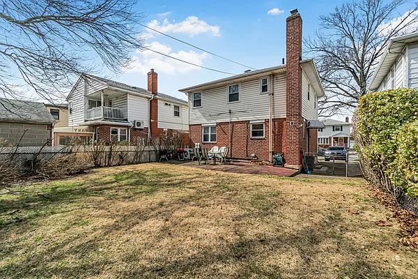 Sold by Prime Realty | media 23