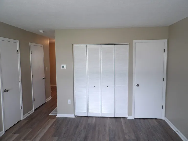 902 Plaza Dr #5 — Photo 11