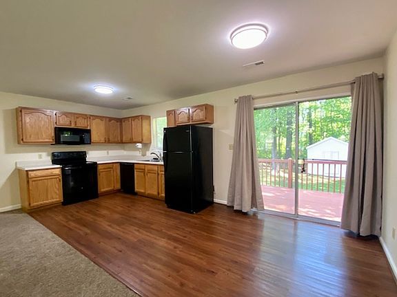 4th image of 133 Howard Dr