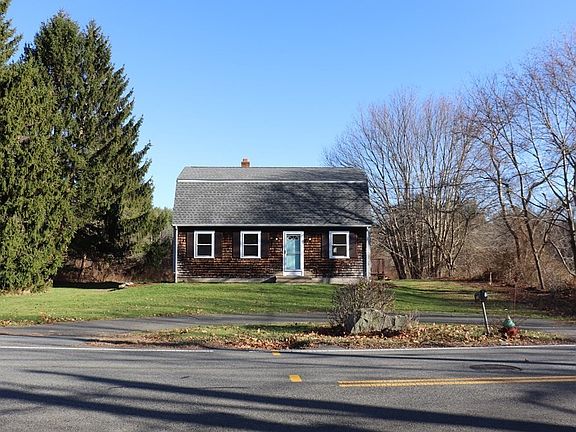 2nd image of 889 Elm St #0