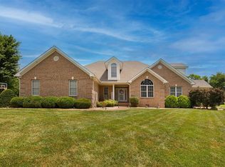 824 Hunters Pointe Ln, Bowling Green, KY 42104