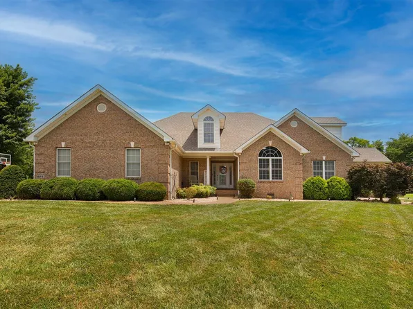 824 Hunters Pointe Ln, Bowling Green, KY 42104