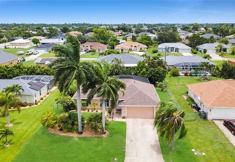 1st image of 813 SW 11th Pl