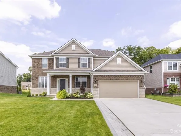 5719 Whispering Springs Dr, Ann Arbor, MI 48108