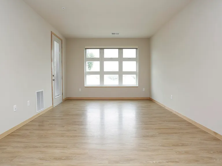902 Drake St — Photo 29