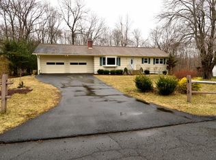 18 Robinhood Rd, Danbury, CT 06811