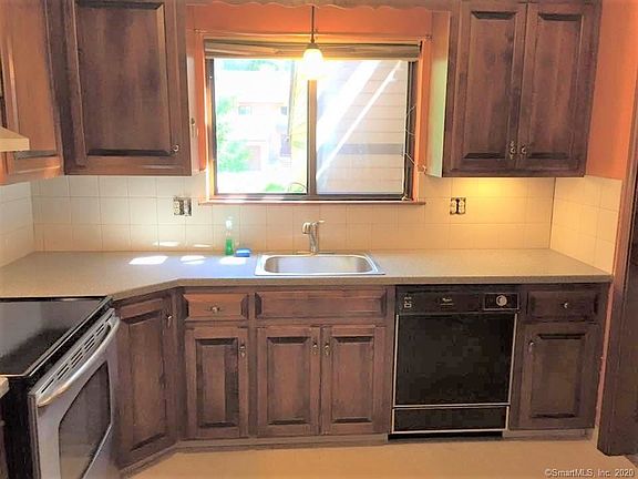 3rd image of 34 Wynwood Dr #34