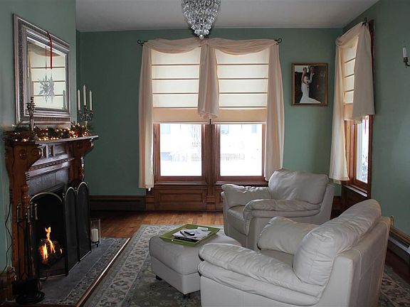 4th image of 112 Franklin St