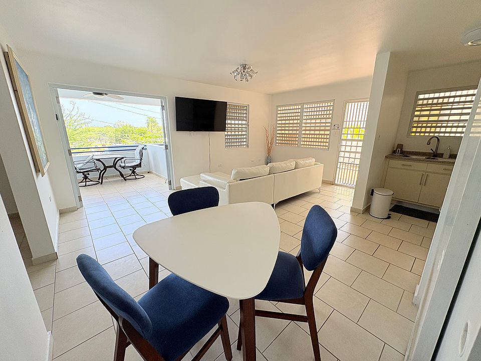 2nd image of 301 Calle 6 #2