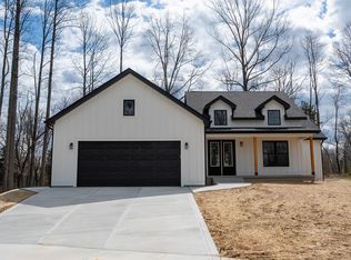 5123 Oak Ridge Pl, Columbus, IN 47201