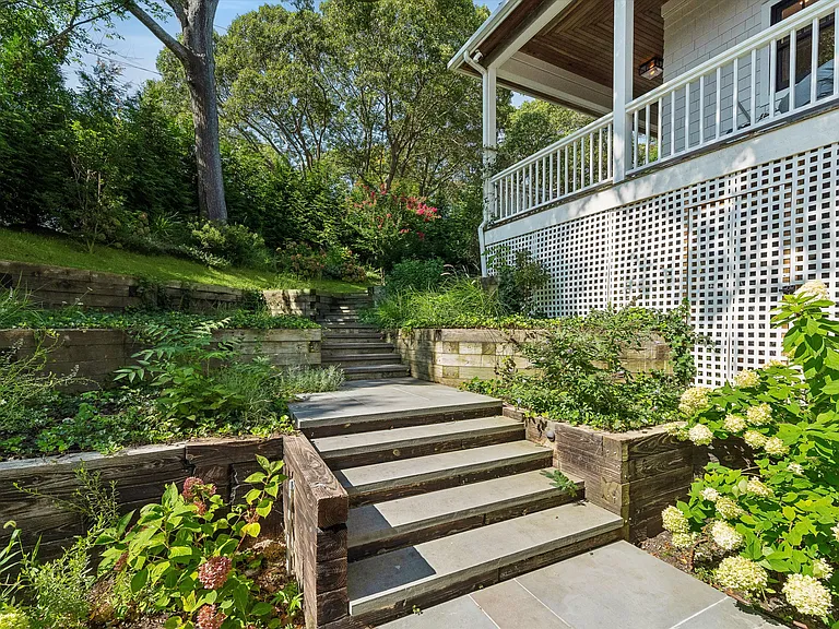 100 Cliff Dr — Photo 37