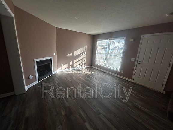 3rd image of 153 Cloverdale St