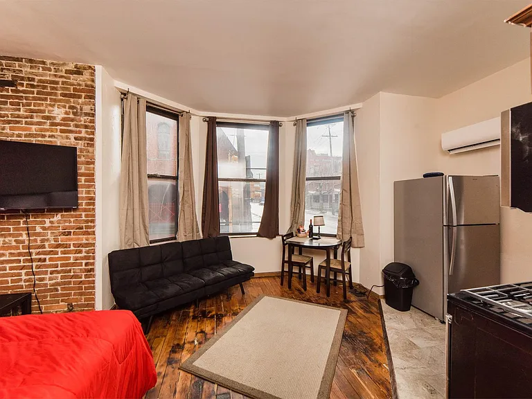 1100 Allegheny Ave — Photo 1