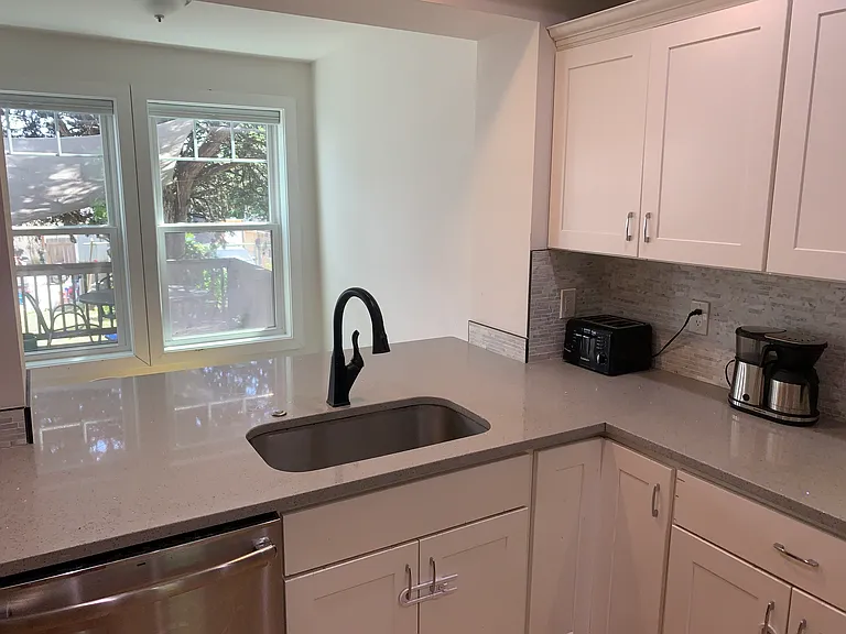 716 Kenyon St NW — Photo 8