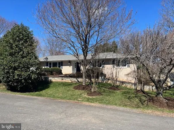 2701 Verily Ct, Oakton, VA 22124