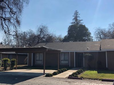 330 N Crenshaw Rd, Visalia, CA, 93291