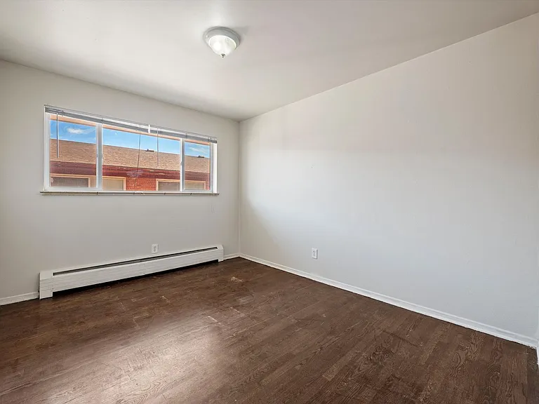 1725 Chester St — Photo 13