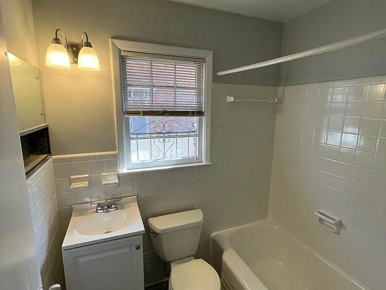 827 Marstevan Dr NE — Photo 5