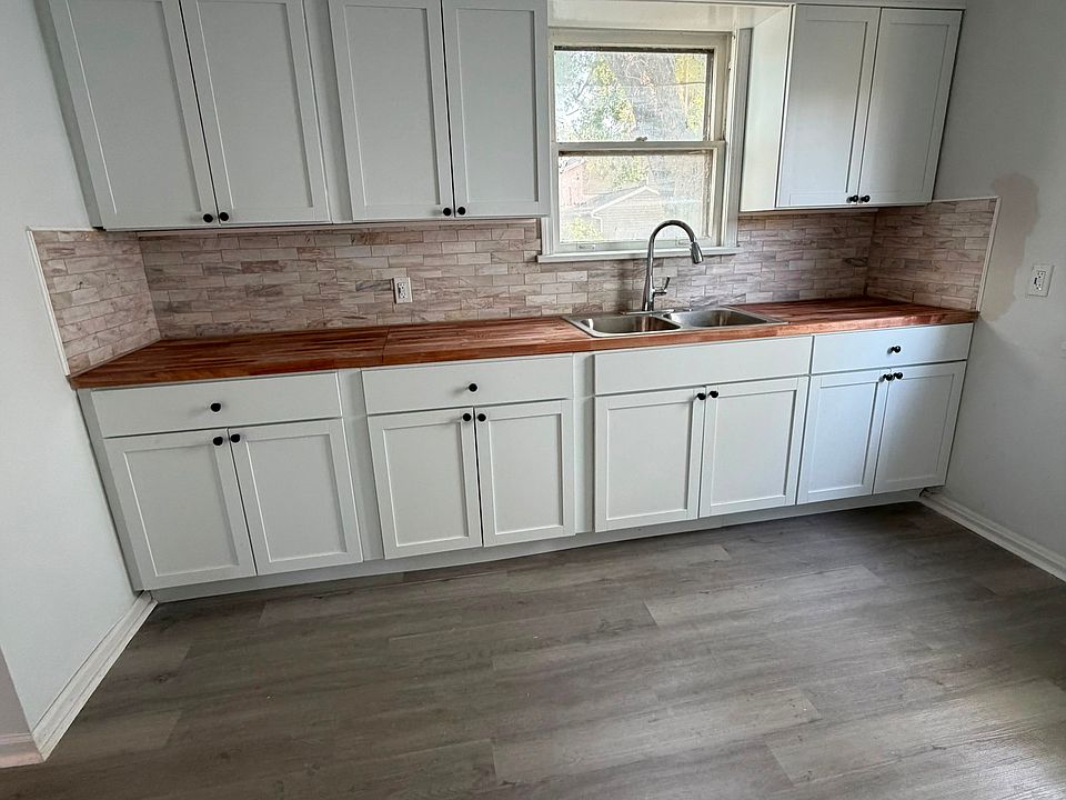 1st image of 19171 Monterey Ave