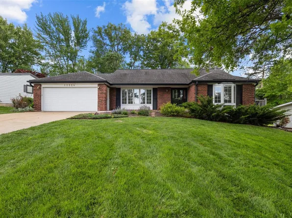 11324 Trieste Dr, Saint Louis, MO 63146