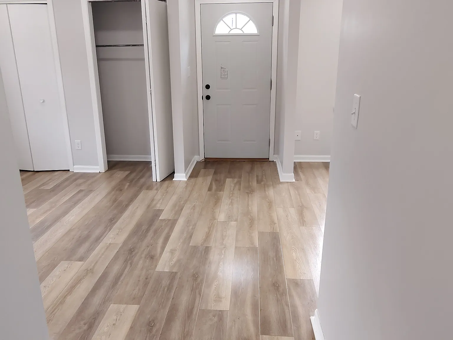2 bed, 1.5 bath, 1000 sqft, $975 — Photo 3