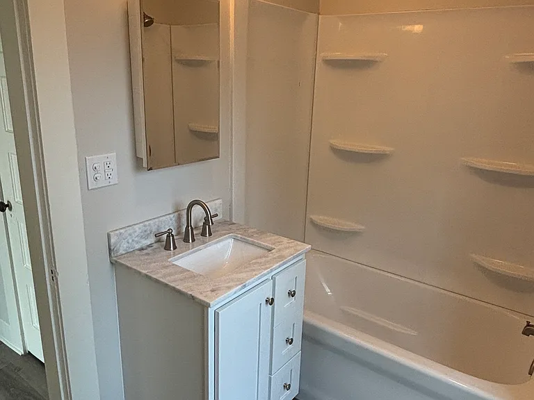 706 E Bellefontaine St — Photo 11