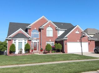 48166 Ellington Dr, Macomb, MI