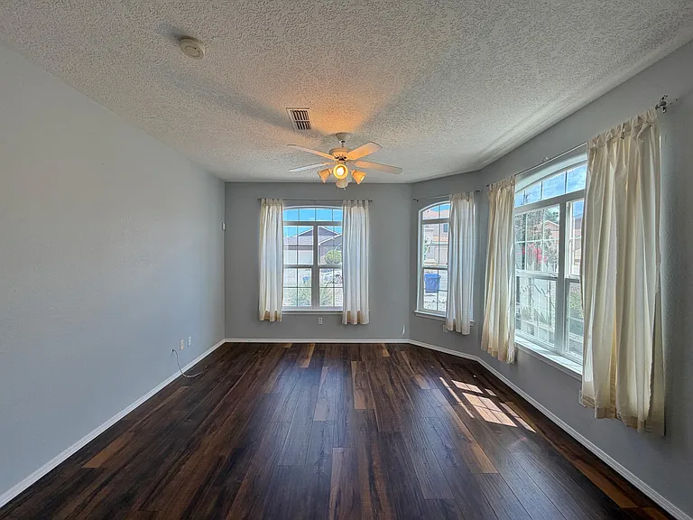 7300 Tricia Rd NE — Photo 18