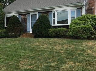 110 Westview St, New Bedford, MA 02740