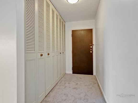 5th image of 245 S Park Ln Unit 314