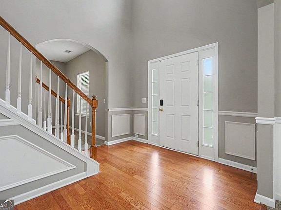 3rd image of 230 Stone Ridge Way