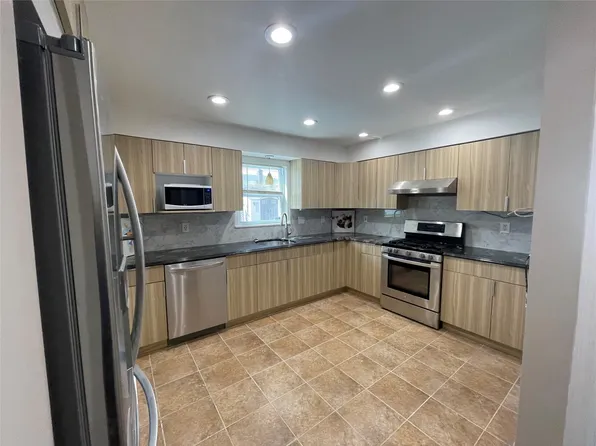 2294 Roosevelt Ave Ave, East Meadow, NY 11554