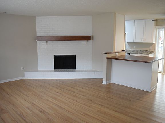 3rd image of 4839 Berkley Dr