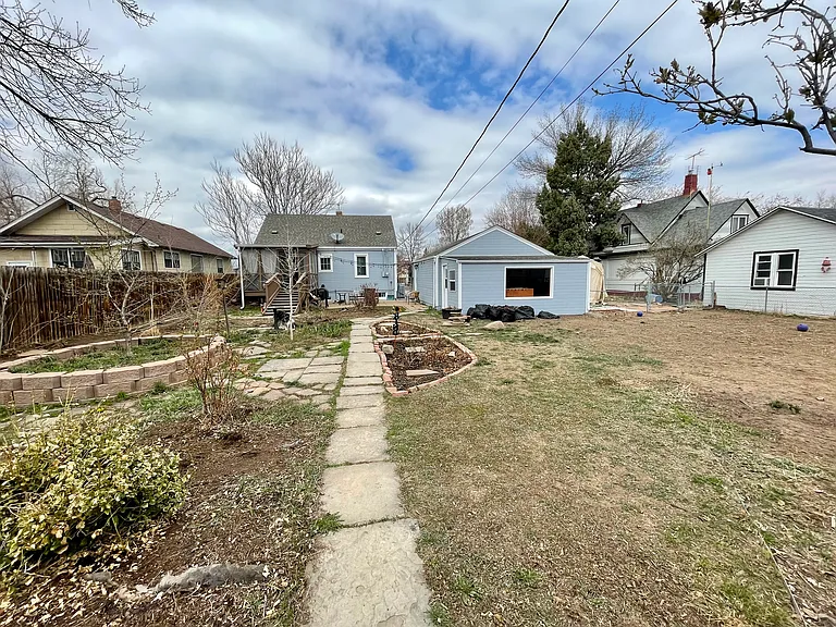 530 E 4th St — Photo 12