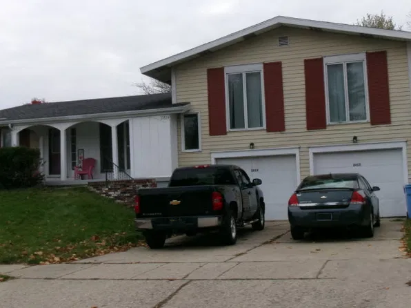 2819 Stoneleigh Dr, Lansing, MI 48910