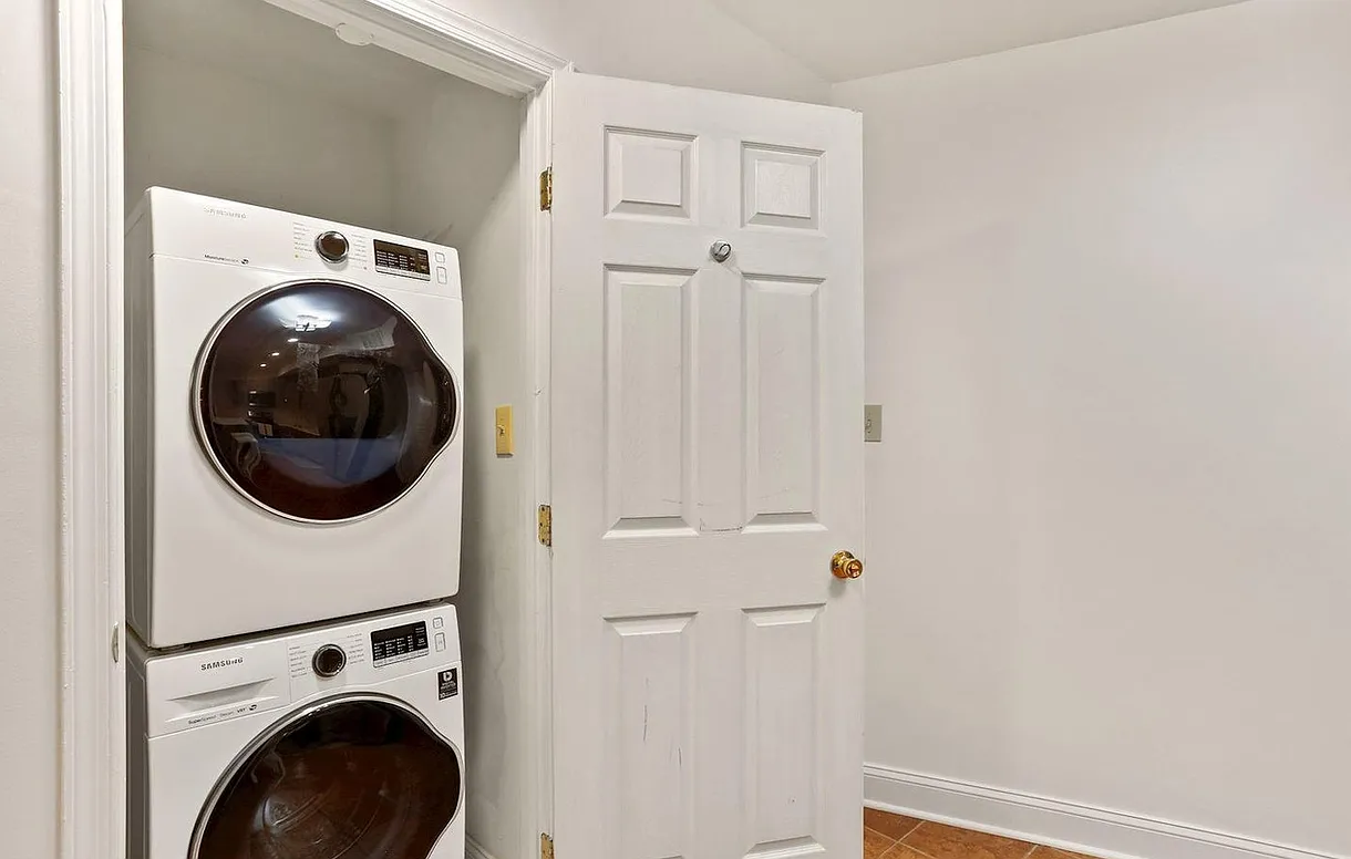2 bed, 1057 sqft, $2,800 — Photo 4