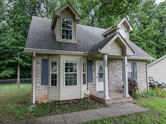 2nd image of 574 Garnet Dr NE