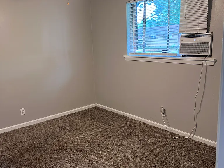 1610B Glowmont Dr #B — Photo 10
