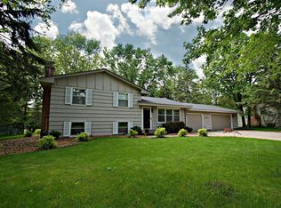 10140 Goodrich Rd, Bloomington, MN 55437