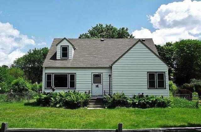 1st image of 3884 Elmwood St