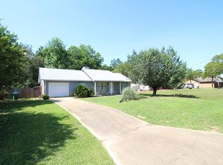 409 Ashley Dr, Crestview, FL 32536