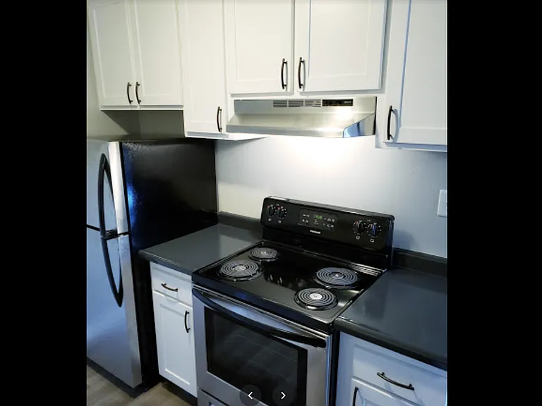 The Huntington Apartments — Photo 13