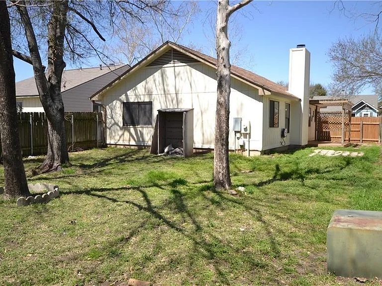 1105 Green Valley Cv — Photo 19