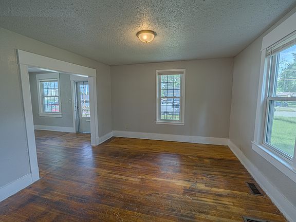 5th image of 1528 E 17th Ct