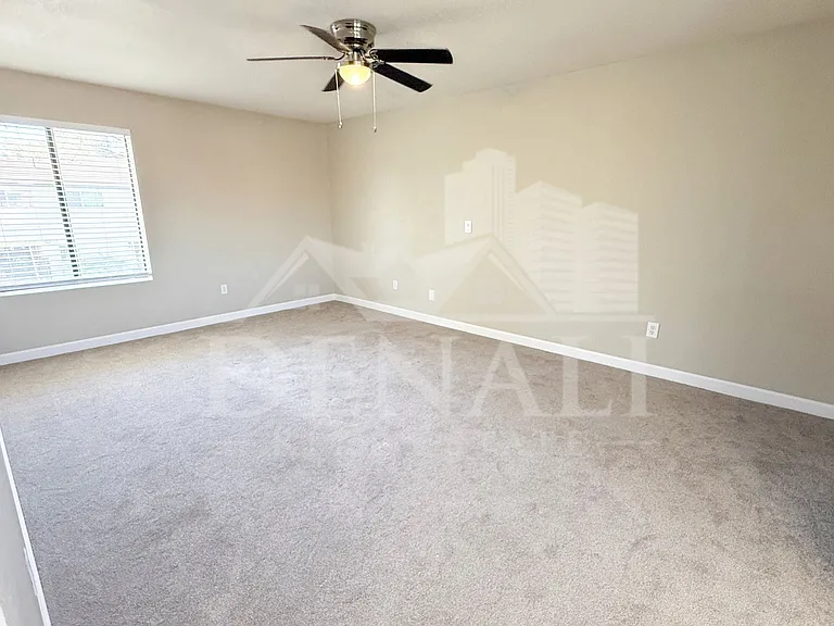 1529 E Edgewater Dr — Photo 9