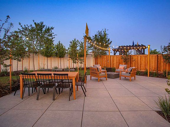 Residence 1 - Backyard
