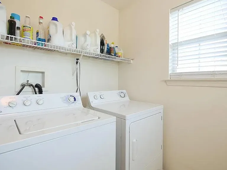 4333 Creek Rd — Photo 7