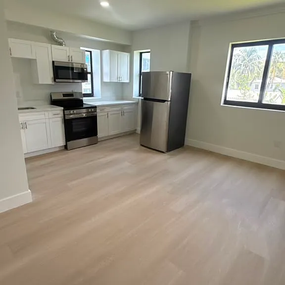 1637 SW 12th St #1 — Photo 14
